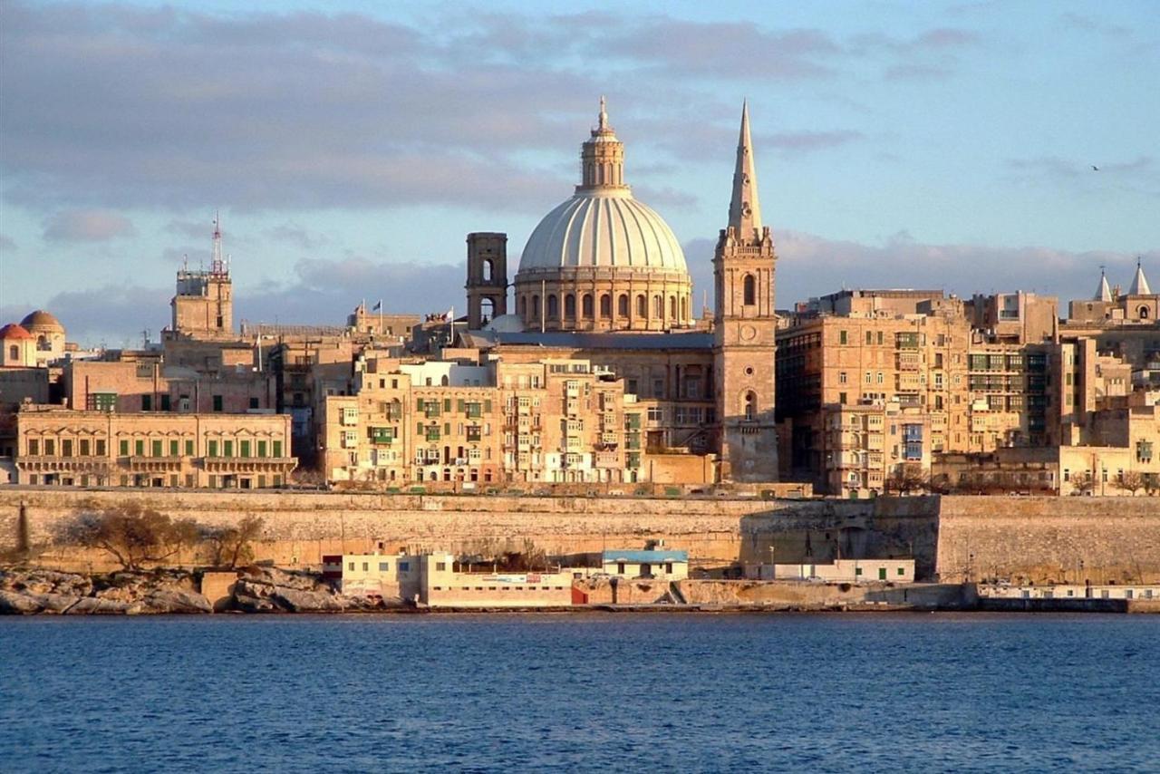 Modern Seaview Apartment In A Prime Location Sliema Exterior foto